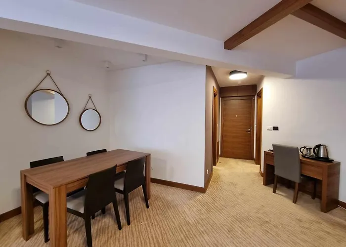 B332 Vucko Private Host